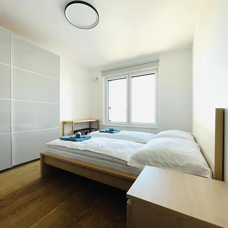 Sag 18Th Floor Beautiful Apartment In Center Free Wifi Bratislava Exterior photo