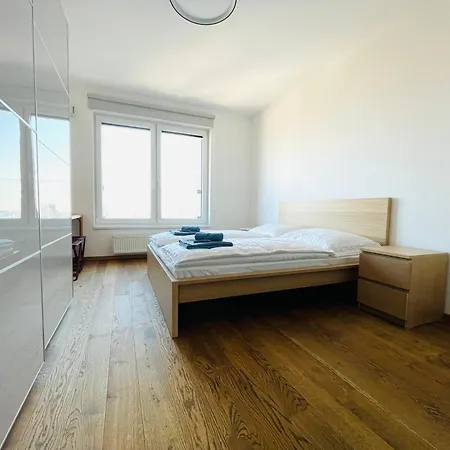Sag 18Th Floor Beautiful Apartment In Center Free Wifi Bratislava Exterior photo