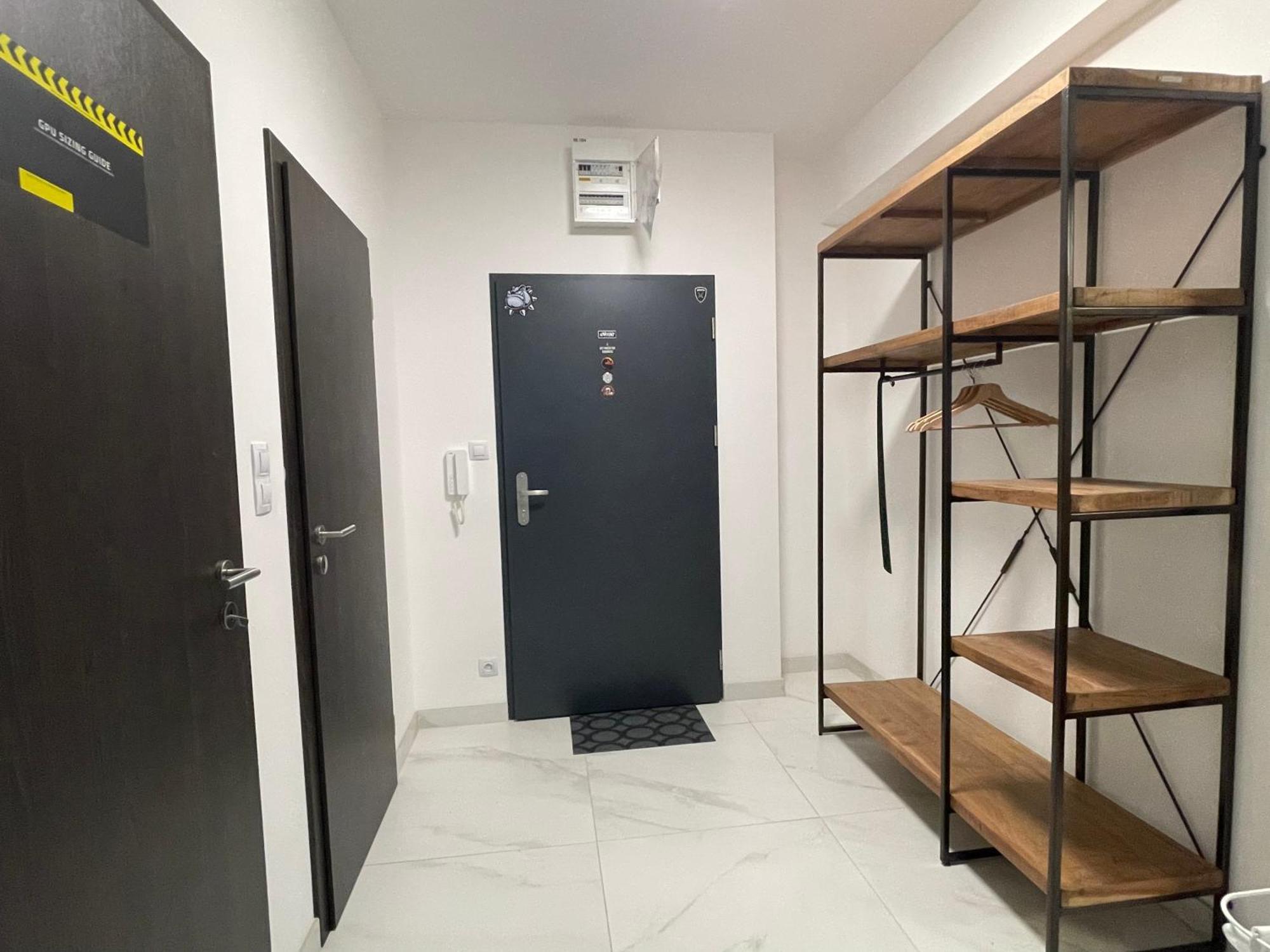 Sag 18th Floor Beautiful In Center Free Wifi * Pozsony